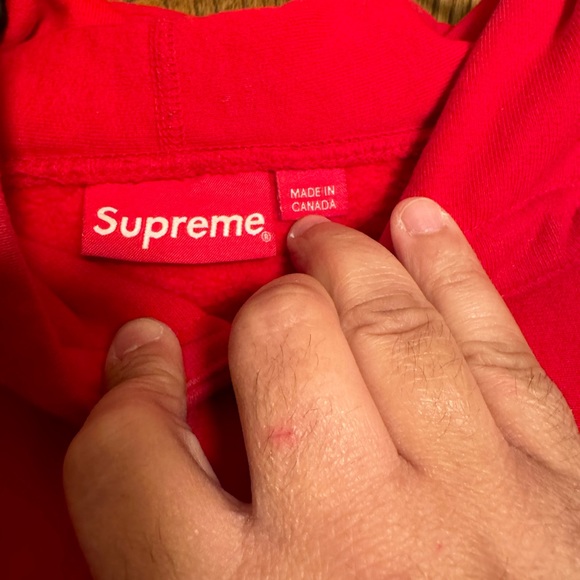 Authentic Supreme Sweatshirt - Picture 2 of 5